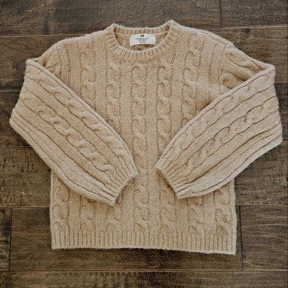 H & M Cozy Cable Knit Girl's Sweater - Beige (6x/7) - Picture 4 of 8